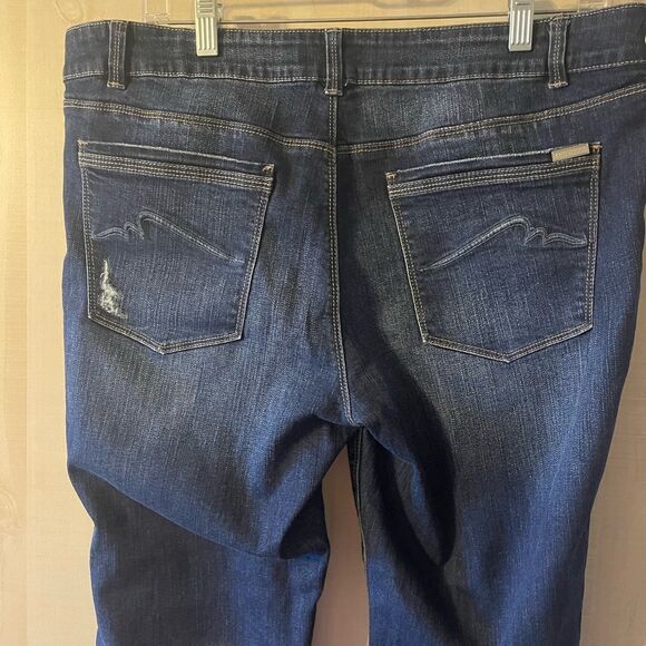 White House Black Market slim crop jeans distressed,‎ size 14 - Picture 13 of 13